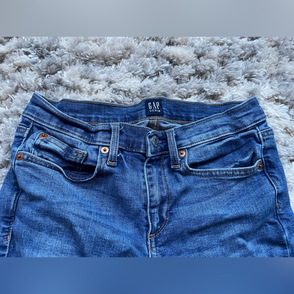 Medium Wash Distressed Gap High-Rise Skinny Jeans - Picture 4 of 8